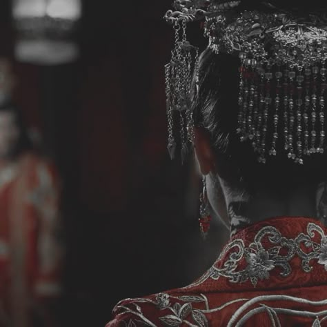 Chinese Dynasty Aesthetic, Ancient Chinese Aesthetic, Ancient China Aesthetic, Chinese Empress, Japanese Princess, Chinese Princess, Dark Fairytale, Chinese Aesthetic, Queen Aesthetic