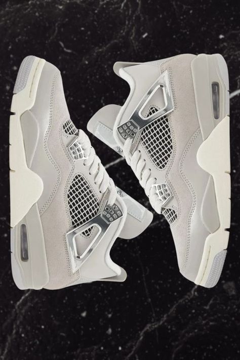 Jordan Retro 4 Mujer, Jordan 4 Retro Outfit, Jordans 4, Cute Jordans, Baskets Jordans, Frozen Moments, Retro Outfit, Shoes Wallpaper, Nike Shoes Girls