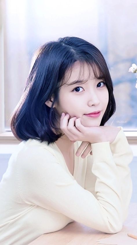 IU 💕 | Lee Jieun* Iu Short Hair, Oppa Gangnam Style, Iu Hair, Devon Aoki, Iu Fashion, Korean Artist, Korean Actresses, Korean Celebrities