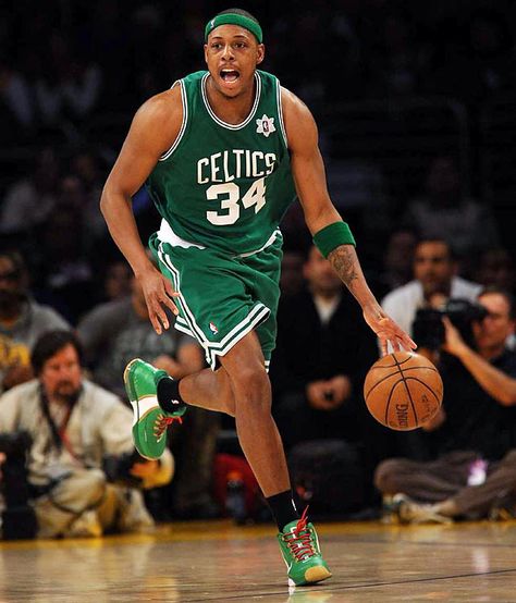 Paul Pierce. You can't say you like college and NBA hoops if you don't like, or at least appreciate, Paul Pierce. The Truth. He's a unique player; he doesn't have the build of a future Hall of Famer, but he has more heart and an IQ of the game that will shock anyone. Can you tell I'm a diehard Kansas fan? #kubball #thetruth Nba Superstars, Celtic Pride, Paul Pierce, Small Forward, Basketball Players Nba, Rock Chalk, Nba Art, Attract Customers, Sports Technology