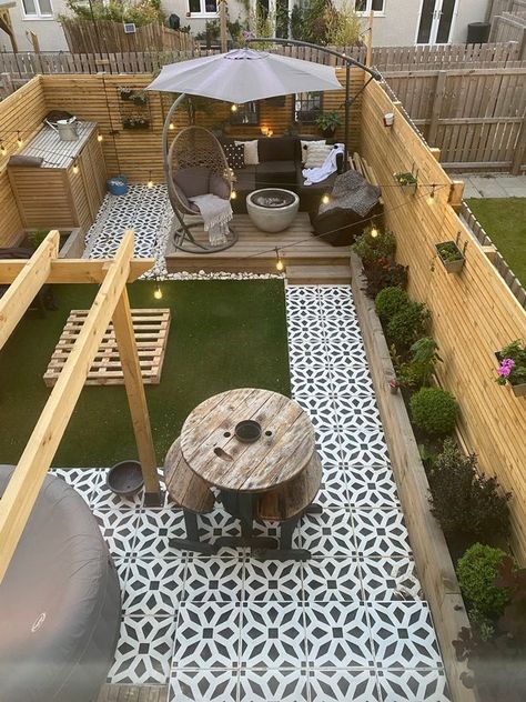 Small Garden Landscape, Garden Tiles, Small Patio Garden, Back Garden Design, Garden Design Layout, Garden Mirrors, Small Backyard Gardens, Patio Garden Design, Garden Makeover