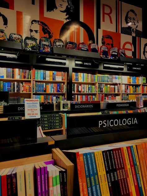 #livraria #leitura #leitorassíduo #detalhes #instagram #aesthetic Dream Psychology, Educational Psychologist, Psychology Student, Where Is My Mind, Prayer Board, Psychology Books, Future Plans, Future Life, Dream Job