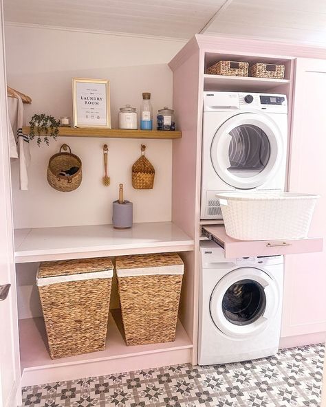 laundry room • Instagram Pink Washing Machine, Light Pink Laundry Room, Tiny House Laundry Room Ideas, Preppy Laundry Room, Blush Pink Laundry Room, Girly Laundry Room, Pink Utility Room, Pink Laundry Room Ideas, Lavender Laundry Room