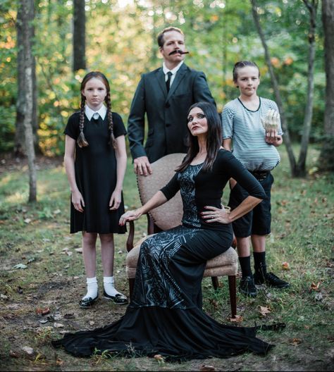 The Addams Family Photoshoot, Adams Family Photoshoot Ideas, Adams Family Photoshoot, Addams Family Photo Shoot, Addams Family Photoshoot, Goth Family Photos, Addams Family Wedding, Good Views, Brother Photos