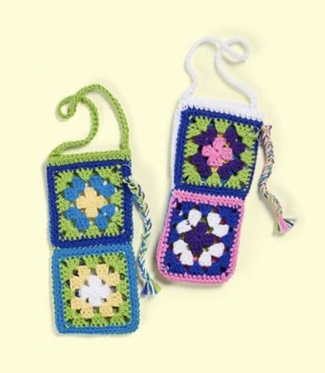 Granny Square Phone Pouch Free Pattern Crochet Craft Fair, Phone Bag Pattern, Granny Square Projects, Crochet Phone Cases, Purse Tutorial, Granny Square Bag, Lion Brand Yarn, Pouch Pattern, Crochet Round