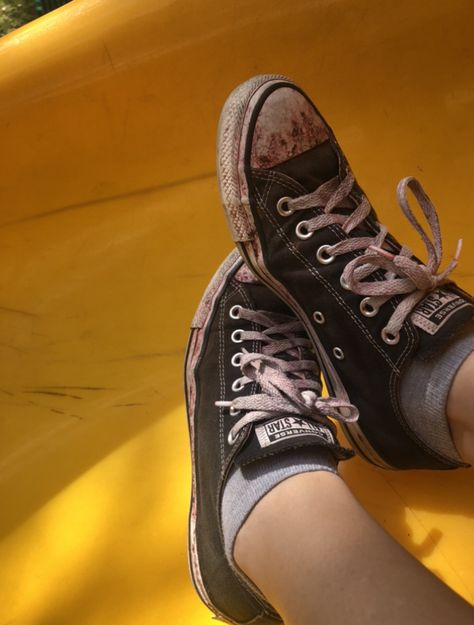 bloody converse grunge distresswd shoes teenage vibe emo aesthetic Converse Aesthetic Grunge, Converse Design, Converse Aesthetic, Emo Aesthetic, Blood Art, Sally Face, Hair Haircuts, Swag Shoes, Short Hair Haircuts