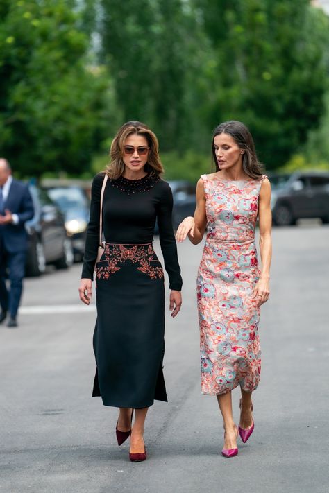 Queen Letizia wore Diego Estrada Printed Silk Jacquard Dress, Gold & Roses Luzia 2 Stars Earrings, Corterno Ring, Carolina Herrera Slingback Pumps to welcome Queen Rania in Madrid

Queen Rania wore Christian Dior Butterfly top and skirt, Fendi bag, Manolo Blahnik pumps and Saint Laurent Sunglasses to meet Queen Letizia Butterfly Top And Skirt, Prince Hashem, Dior Butterfly, Jennifer Lawrence Style, Queen Rania Of Jordan, Rania Of Jordan, Manolo Blahnik Pumps, King Abdullah, The Royal Palace