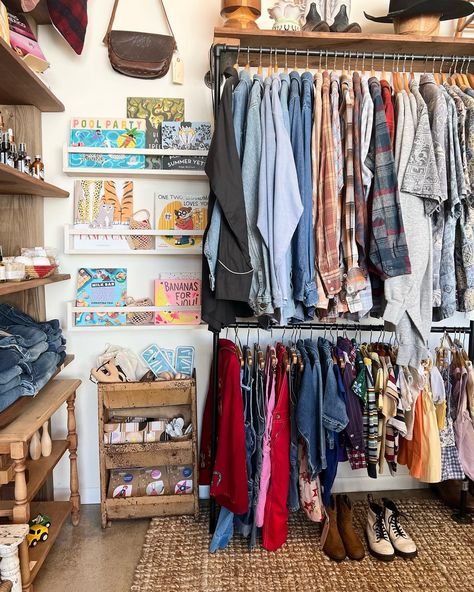 Secondhand Store Design, Luxury Thrift Store, Secondhand Clothes, Santa Barbara Outfit, Vintage Clothing Store Interior, Vintage Clothes Pop Up Shop, Santa Barbara Aesthetic, Vintage Thrift Shop Aesthetic, Los Angeles Thrift Stores