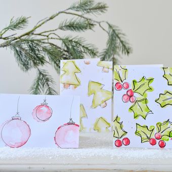 2800+ Craft Ideas | Hobbycraft Xmas Cards Watercolor Simple, Easy Cards To Make Simple, Easy Xmas Cards To Make, Cute And Easy Christmas Cards, Christmas Card Decor Ideas, Watercolour Xmas Card Designs, Christmas Watercolour Card Ideas, Water Colour Christmas Cards Easy, Watercolour Christmas Cards Ideas Easy