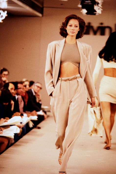 Christy Turlington’s Best Style Moments: See Her Fashion Evolution | Observer Christy Turlington Style, Christy Turlington 90s, Supermodel Outfits, 1990 Style, 90s Models, 1990s Fashion, Calvin Klein Collection, Trending Sandals, 90s Fashion Outfits