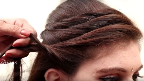 Cute front twist hairstyle Hairstyles In Front Hair, Front Roll Hairstyle, New Hairstyles For Women 2023, Front Bun Hairstyles Indian, Front Hair Twist Styles, Hairstyle For Front Hair, Hairstyles For Front Hair, Front Braid Hairstyles Indian, Front Hairstyle For Bun