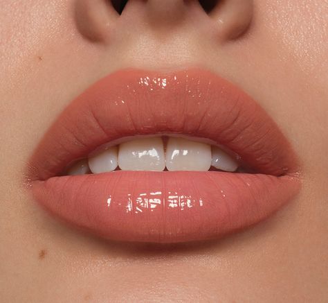 Nectar Lip Gloss by Peaches & Cream- Nectar is a warm peach shade designed to create a deeper lip blush effect- A high shine, sheer formula for a more natural look- Has a sweet rose scent- Vegan friendlyPeaches & Cream create highly pigmented products, makeup brushes, lashes and cosmetics which are cruelty free.