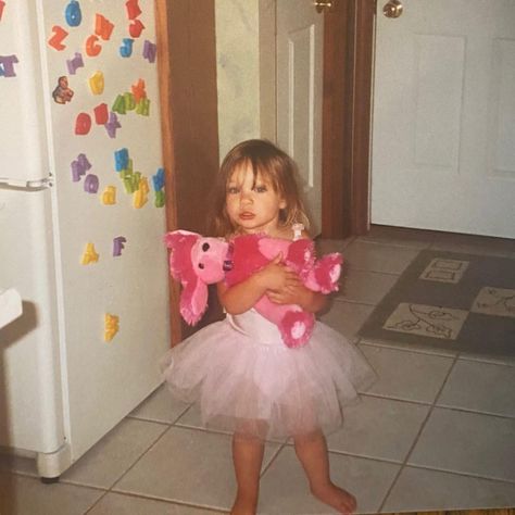 Maddie Ziegler Birthday, Hello Kitty Baby Clothes, Dance Moms Photos, Old Dance, Dance Moms Rares, Happy 24th Birthday, Dance Moms Maddie, Dance Moms Cast, Maddie Z