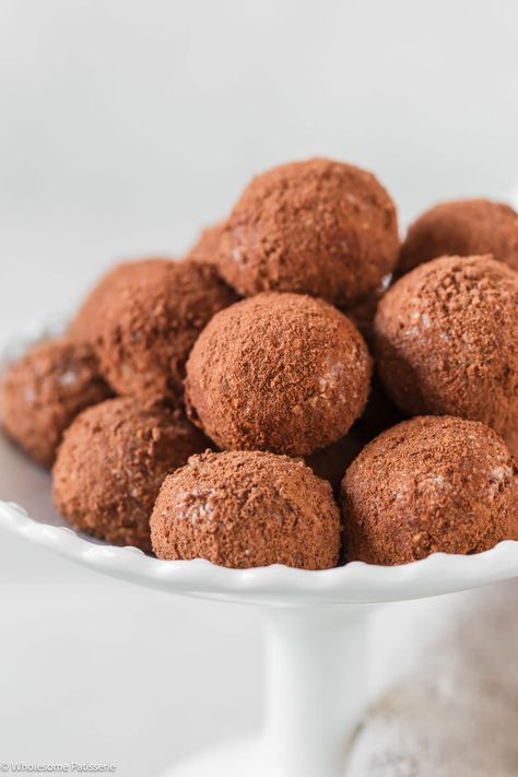 Milo Balls - Wholesome Patisserie Milo Balls Recipes, Milo Balls, Milo Recipe, Choco Balls, Milo Cake, Coconut Condensed Milk, Marie Biscuits, Easy Slice, Marie Biscuit