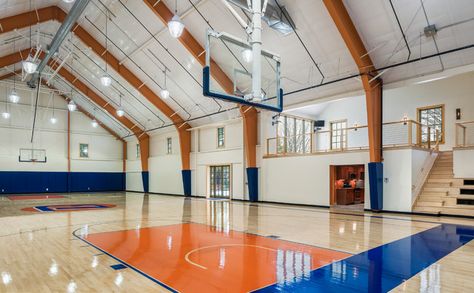 Basketball Court Ideas, Barn Gym, Basketball Shooting Drills, Crane Photography, Indoor Sports Court, Home Basketball Court, Private Gym, Indoor Basketball Hoop, Sports Facility