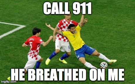 Fifa Funny, Funny Soccer Pictures, Funny Soccer Memes, Sports Joke, Soccer Jokes, Messi Gif, Football Jokes, Funny Soccer Videos, Funny Sports Pictures