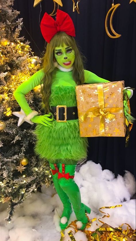 Grinch Dance Costume, Mrs Grinch Costume, Grinch Womens Costume, Grinch Girl Costume, Girl Grinch Costume, Diy Grinch Costume Women, Dress Like A Who From Whoville, Easy Grinch Costume, Female Grinch Costume