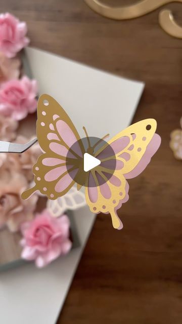 𝓓𝓮𝓼𝓲𝓻𝓮𝓑𝓵𝓾𝓶𝓮𝓷 🌸𝓹𝓪𝓹𝓲𝓮𝓻𝓫𝓵𝓾𝓶𝓮𝓷 on Instagram: "3D butterflies 🦋   #butterfly #3D #diy #flower #paperflowers#papierblumen#schmetterling" 3d Butterfly Craft, Butterfly 3d, Butterfly Craft, Paper Flower Crafts, Flower Craft, 3d Butterfly, Butterfly Crafts, 3d Butterflies, Eye Drawing