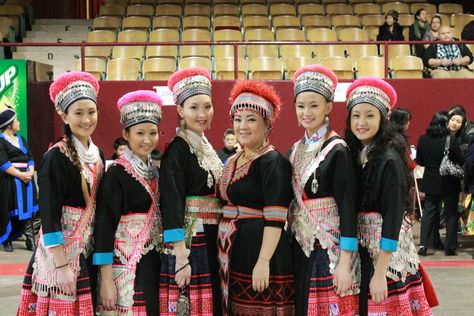 Hmong New Year #hmongclothes #hmong #beautiful Outfits For Dance, Hmong New Year, Hmong Clothing, Hmong Clothes, Female Outfits, New Year Images, New Years Outfit, Group Costumes, Designer Outfits