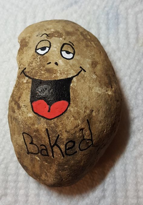 Baked Potato! Rock Painting - Rock Art Rock Painting Funny Faces, Potato Rock Painting, Rock Painting Ideas Funny Sayings, Funny Things To Paint On Rocks, Funny Rock Painting Ideas Simple, Rock Painting Ideas Easy Funny, Cool Rock Painting Ideas Funny, Small Rock Painting Ideas Easy, Rock Painting Funny