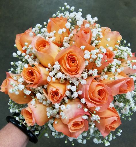 White Bouquet With Orange Accents, Orange And Pink Roses Bouquet, Orange And White Flower Bouquet, Orange Prom Bouquet, Orange Prom Flowers, Orange Roses Bouquet, Flower Decorations Wedding, Hoco Bouquet, Wedding Flowers Orange