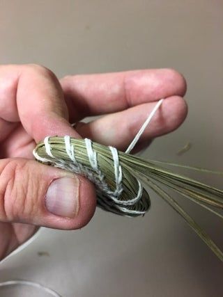 Pine Needle Baskets for Fun &...Isn't Fun Enough? : 9 Steps (with Pictures) - Instructables Pine Crafts, Diy Woven Basket, Diy Beach Crafts, Pine Straw Baskets, Herbal Crafts, Nature Weaving, Raffia Crafts, Pine Needle Crafts, Beach Crafts Diy