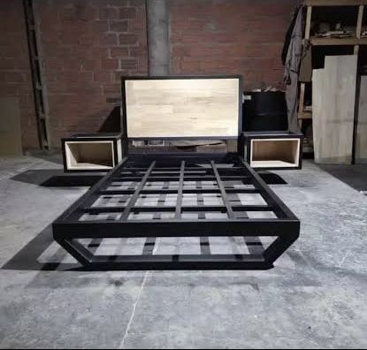 Welded Bed Frame, Iron Bed Design, Diy Resin Furniture, Meja Industrial, Steel Frame Furniture, Iron Ideas, Steel Bed Design, Iron Furniture Design, Steel Furniture Design