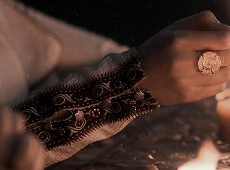 house of the dragon hotd aesthetic targaryen rings aesthetic got game lf thrones fantasy medieval Targaryen Rings, Rhaenyra Targaryen Rings, Rhaegar Targaryen Aesthetic, Jaehaera Targaryen Aesthetic, House Targaryen Aesthetic Red, Young Rhaenyra Targaryen Aesthetic, Helaena Targaryen Aesthetic, Targaryen Dress, Visenya Targaryen