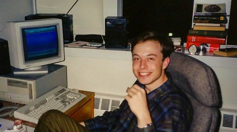 Elon Musk Old Photos, Computer Guy Aesthetic, Tech Ceo Aesthetic, Start Up Aesthetic, Elon Musk Young, Startup Aesthetic, Man Engineer, Computer Head, Business Core