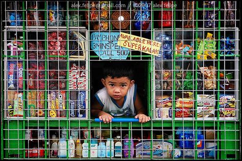 "Ano Po?" | por alex felipe 90s Philippines, Small Store Design, Sari Sari Store, Philippine Culture, Rabbit Candy, Grocery Store Design, Filipino Art, Philippine Art, Philippines Culture