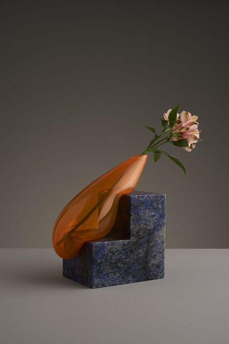 Misshapen Glass Vases by Studio E.O Appear to Melt Atop Angular Stone Platforms Red Ceramic Vase, Traditional Vases, Concrete Vases, Paper Vase, Rustic Vase, Concrete Crafts, Clay Vase, Decorative Sculpture, Unique Vases