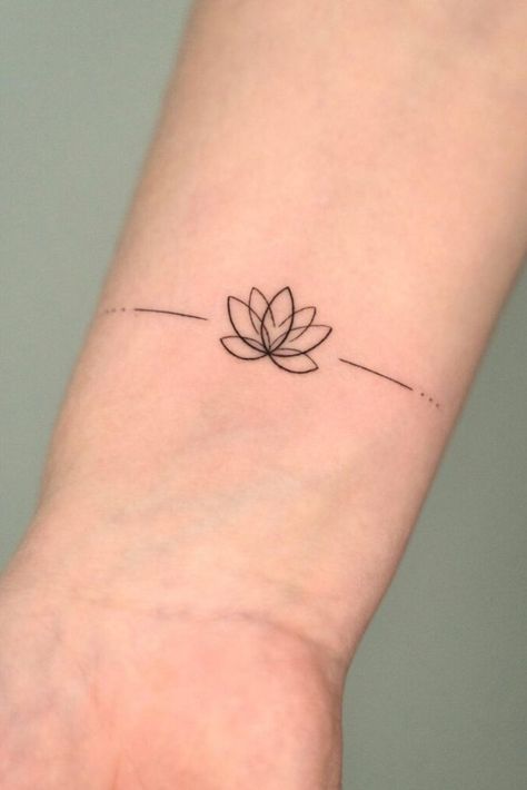 small tattoos for women Tato Grunge, Tato Geisha, Dr Tattoo, Small Lotus Tattoo, Small Tattoos For Women, Cute Simple Tattoos, Simple Tattoos For Women, Lotus Tattoo Design, Kutek Disney