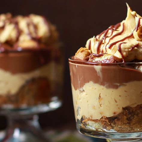 Chocolate Tiramisu Recipe, Peanut Desserts, Turtle Dessert, Dessert Trifle, Tiramisu Chocolate, Classic Tiramisu Recipe, Chocolate Tiramisu, Dessert Oreo, Trifle Dish