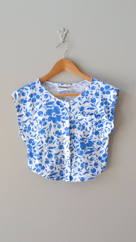 Women Belts Fashion, Vintage Floral Blouse, Vintage Crop Tops, Floral Crop Tops, Mode Inspiration, Floral Blouse, Cute Fashion, Passion For Fashion, Spring Summer Fashion