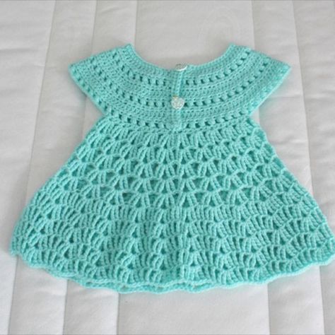 Crochet Baby Girls, Crochet Baby Frock, Crochet Baby Dress Free Pattern, Vestidos Bebe Crochet, Girls Frocks, Pola Topi, Frocks For Babies, Beau Crochet, Dress Patterns Diy