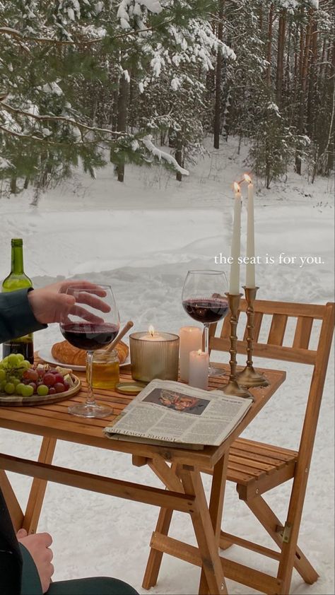 Date Ideas Diy, Picnic Candles, Winter Date Ideas, Winter Picnic, Outdoor Date, Dream Dates, Aesthetic Funny, Diy Aesthetic, Lavender Aesthetic