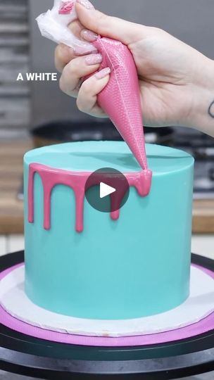 26K views · 1.9K reactions | Drip Recipe 💕 

100g White chocolate
3-4 Tsp (15-20g) Lukewarm water

Key things to remember: 

🩷Make sure you cake is chilled in fridge
🩷Make sure you drip is not too hot as this will melt your buttercream! 
🩷Use a piping bag for best control
🩷Make sure you don’t heat your chocolate too much and that your water is not cool to the touch, it should be Lukewarm! 
🩷Add 3 Tsp at the minimum other wise you will ruin your chocolate | Frost Form® | frostform · Original audio How To Do Chocolate Drip On Cake, How To Drip Icing On Cake, White Chocolate Drip Recipe, Cake Dripping Icing, White Chocolate Drip Cake, Ice Cream Drip Cake, Chocolate Drip Cake Birthday, Cake Garnish, Buttercream Drip