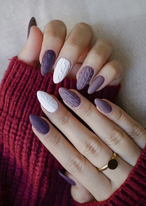 Sweater Weather Nail Art, Ombre Sweater Nails, Knitted Nail Art, Maroon Sweater Nails, Winter Nails Sweater Art Designs, Sweater Nails Almond Shape, Neutral Sweater Nails, Fall Sweater Nails Almond, Red Sweater Nails Art Designs