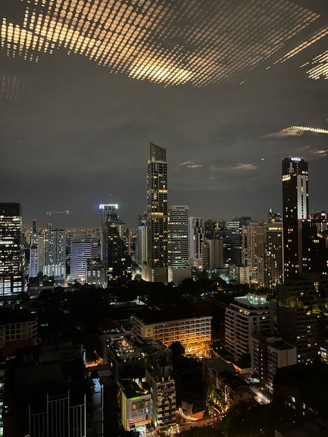 Bangkok City Night, Bangkok At Night, Night Cities, Bangkok Luxury, Bangkok Skyline, Bangkok Nightlife, Holiday Pics, Bangkok City, Sky Night