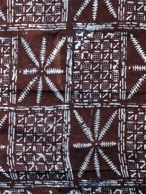 Africa | Adire Eleko; Cotton damask fabric cassava starch resist dyed with natural indigo | Artist: Gasali Adeyemo ~ Yoruba people, Nigeria | Partial view shown Adire Eleko, Adire Cloth, Adire Fashion, Nigeria Art, Adire Fabric, African Vibes, Symmetry Drawing, Indigo Cloth, Traditional Sculptures