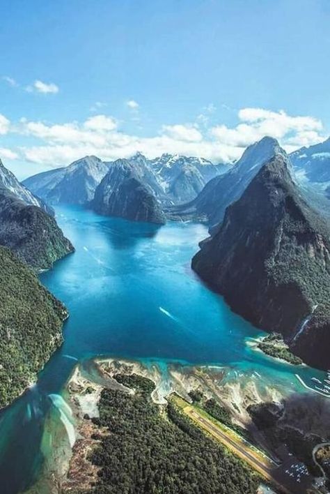 New Zealand Landscape, New Zealand South Island, Best Vacation Spots, Oceania Travel, Milford Sound, Rotorua, Destination Voyage, New Zealand Travel, Gothenburg