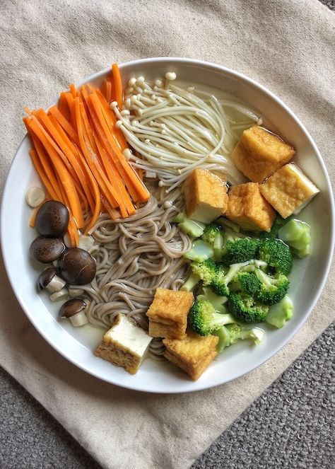 Vegan Japanese Lunch, Vegan Dashi, Veggie Lunches, Kombu Dashi, Vegan Japanese Food, Japanese Vegan, Dashi Stock, Vegan Japanese, College Cooking