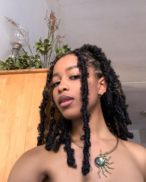 Dawn 🕊 (@dawn.oa) posted on Instagram • Dec 20, 2020 at 8:30pm UTC Color 30 Butterfly Locs, Locs Female, Faux Locs Long, Butterfly Locs Hairstyle, Locs Protective Styles, Crochet Butterfly Applique, Locs Soft, Deep Wave Brazilian Hair, Feminine Hairstyles