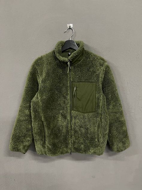 Uniqlo Fleece Jacket Outfit Men, Fleece Jacket Outfit, Uniqlo Jacket, Uniqlo Jackets, Uniqlo Men, Men's Outerwear, Sherpa Jacket, Mens Outerwear, Green Jacket