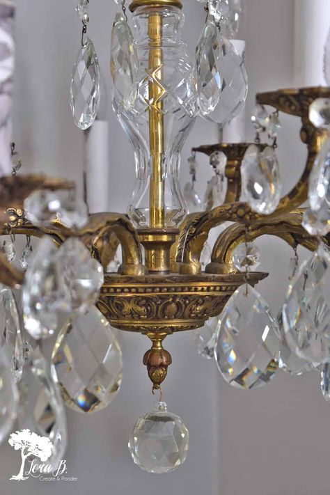 Antique Chandelier Vintage Chandeliers, Vintage Fixtures, Vintage Brass Chandelier, Chandelier Makeover, Old Chandelier, Antique Brass Chandelier, Modern Hanging Lights, Vintage Crystal Chandelier, Vintage Chandeliers