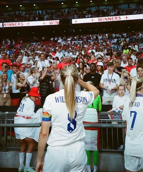 Leah Williamson Lionesses, England Lionesses Aesthetic, England Women’s Football, Football Players Women, Arsenal Womens Aesthetic, Women Football Aesthetic, Leah Williamson Aesthetic, Arsenal Women Aesthetic, Womens Football Aesthetic