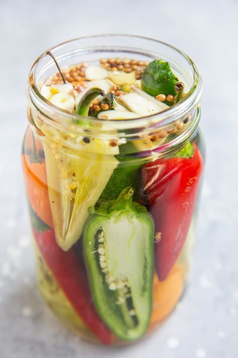 How to Make Pickled Peppers Pickling Peppers, How To Pickle Peppers, Preserving Peppers, Pickled Pepper Recipe, Preserving Vegetables, Pickled Peppers, Pepper Recipe, Chili Spices, How To Make Salsa