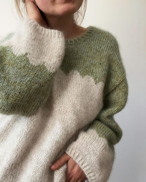 Hanna | A masterpiece out now 🤍 #paintingwithwool B E L L A B L O C K I N G //advertisement//testknit// ttern: #bellablocking by @anneventzel … | Instagram Chunky Hand Knit Sweater, Trending Knitting Projects, Petit Knit Patterns, Mohair Yarn Projects, Norma Sweater, How To Knit A Sweater, Embroidery On Knitting, Knit A Sweater, Hand Knit Sweaters