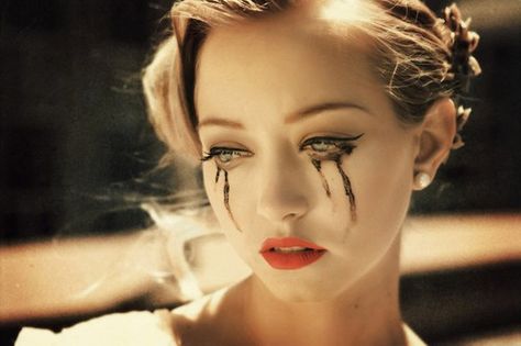 Sad beauty Smeared Mascara, Golden Tears, Deaths Door, Angel Makeup, High Fashion Makeup, Photography Help, Riot Grrrl, Very Scary, Eye Makeup Art