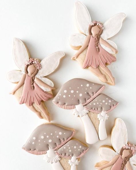 3 Cookies, Fairy Biscuits, Fairy Party Cake, Fairy Sugar Cookies, Fairy Cookies Decorated, Fairy Cookies, Fairy Theme Birthday Party, Garden Cookies, Fairy Birthday Cake